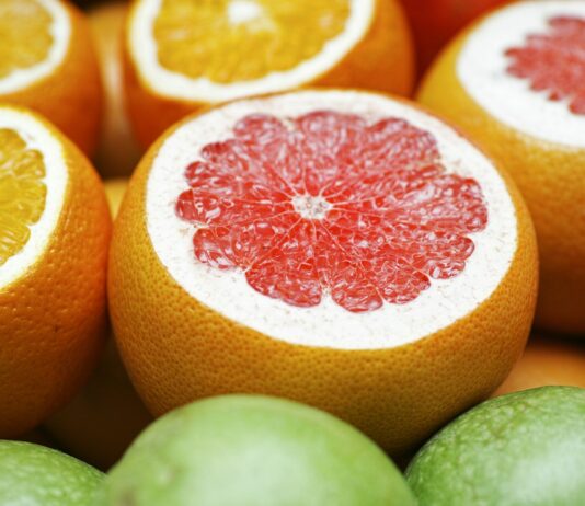 면역력 강화를 위한 비타민과 미네랄의 역할 orange fruit on green fruit