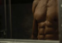 근육, 건강한 삶의 기초가 되는 힘 topless man in black shorts