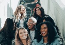 ‘조용한 위협’ 여성 건강 적신호, 2030세대부터 ‘조기 예방’이 트렌드 3 women sitting on red carpet