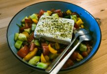 만성피로, 내 생활 속 리셋 루틴으로 극복한다 a bowl of food