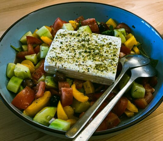 만성피로, 내 생활 속 리셋 루틴으로 극복한다 a bowl of food