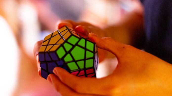 Photo by ALAN DE LA CRUZ 3 x 3 rubiks cube