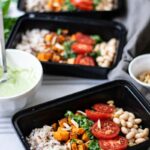“일상 속 식단, 간편하게 건강 챙기는 새로운 트렌드” a couple trays of food